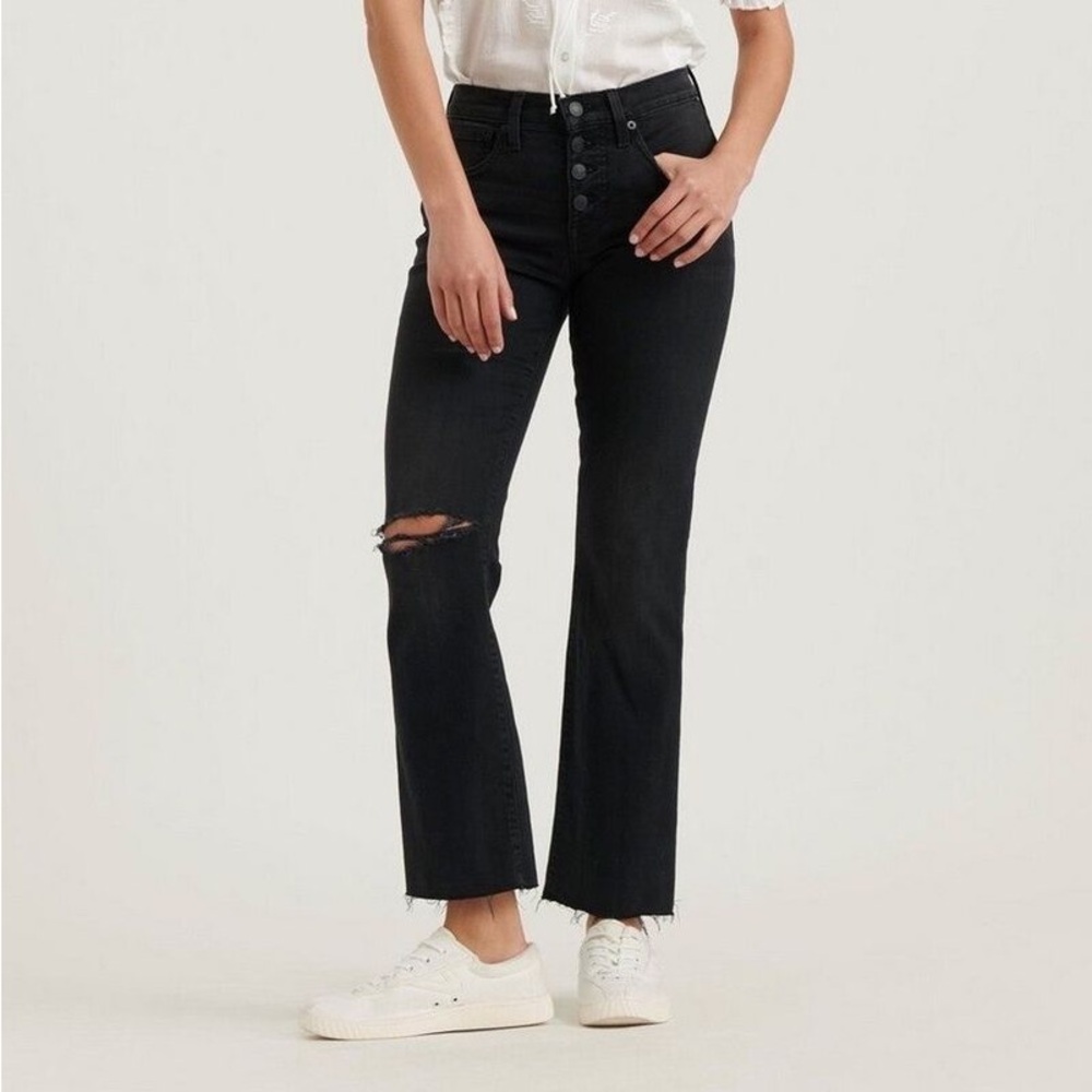 Lucky Brand Crop Mini Boot Jeans. Size 6/28R. 4 waist buttons.